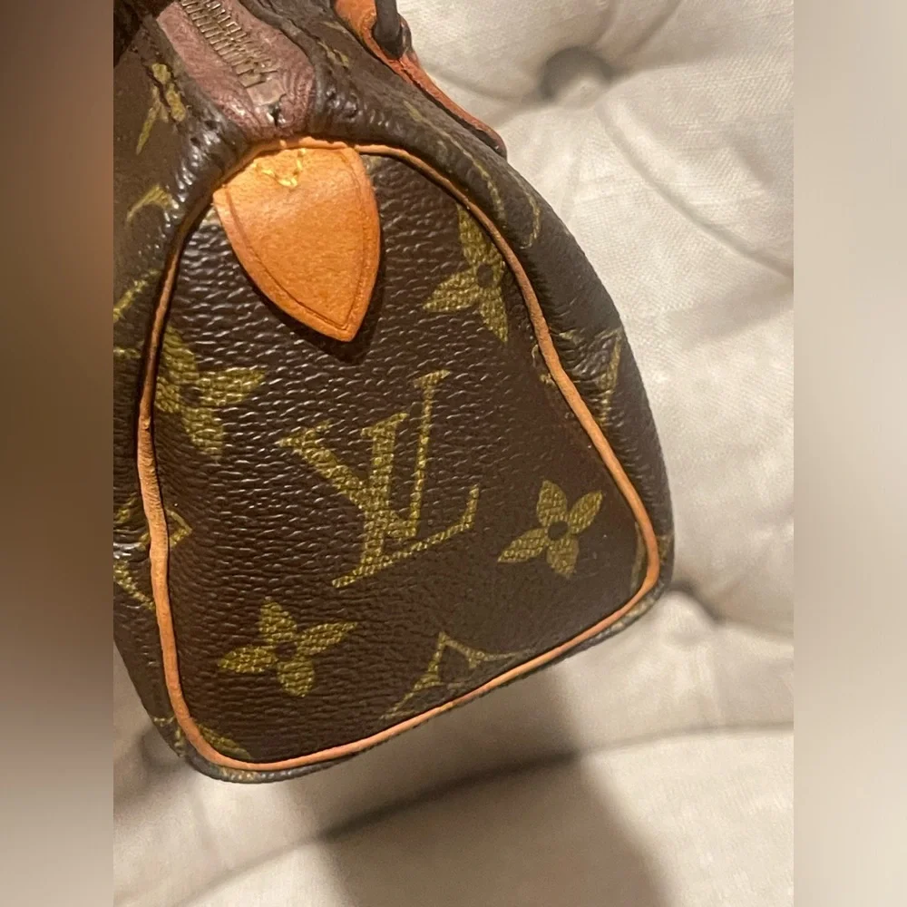 Authentic Vintage Louis Vuitton speedy mini hl monogram canvas bag